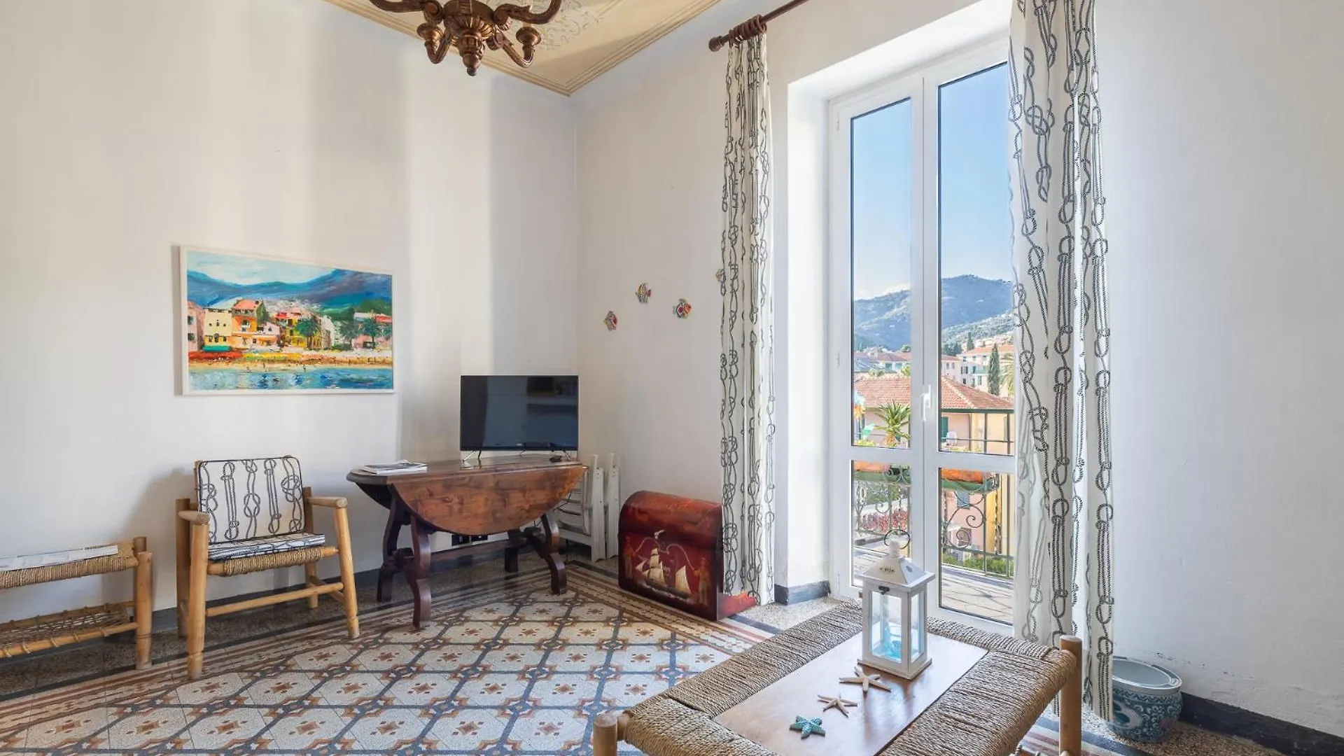 Hostdomus - Dante Apartment Alassio Italy