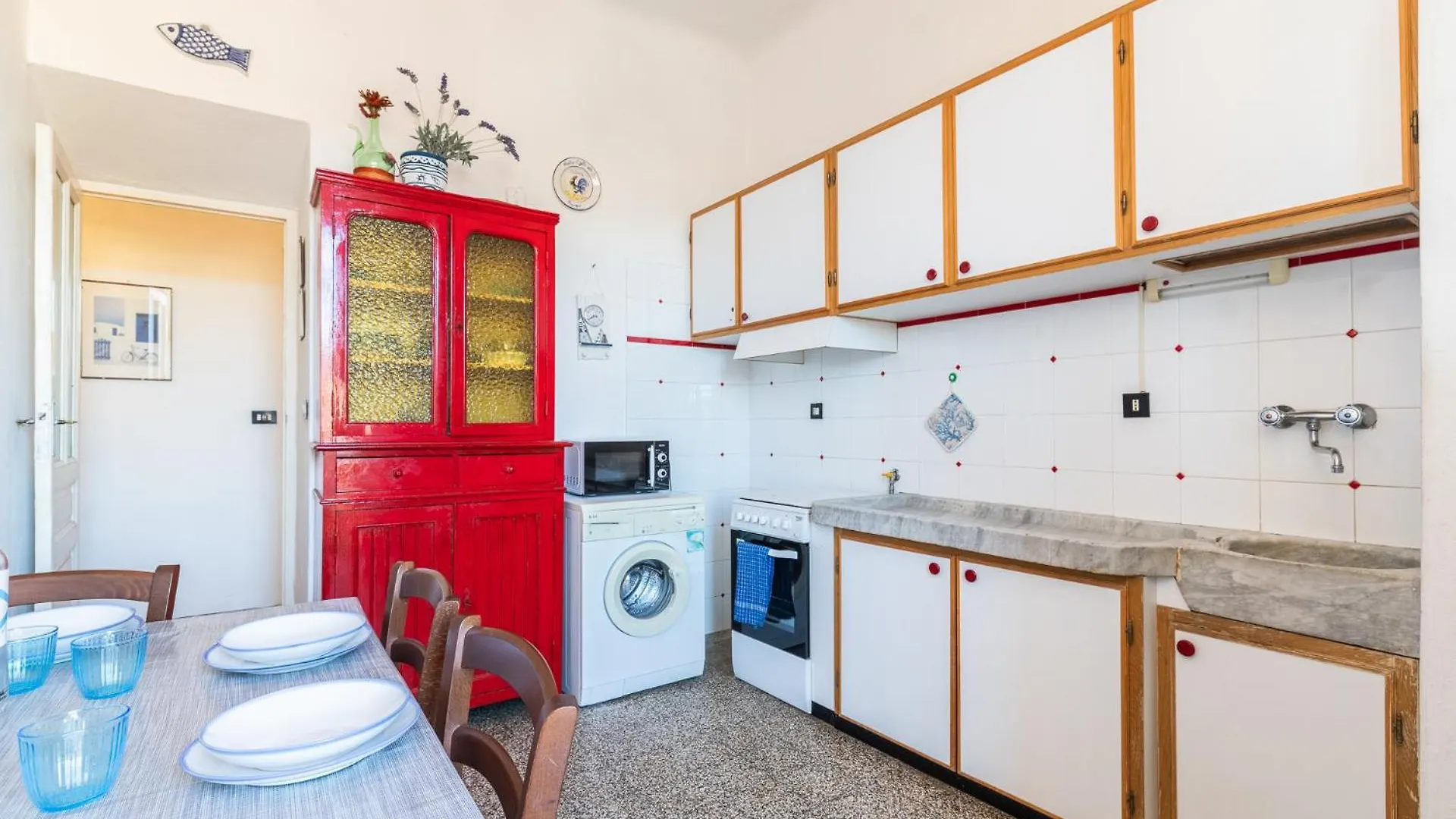 Hostdomus - Dante Apartment Alassio Italy