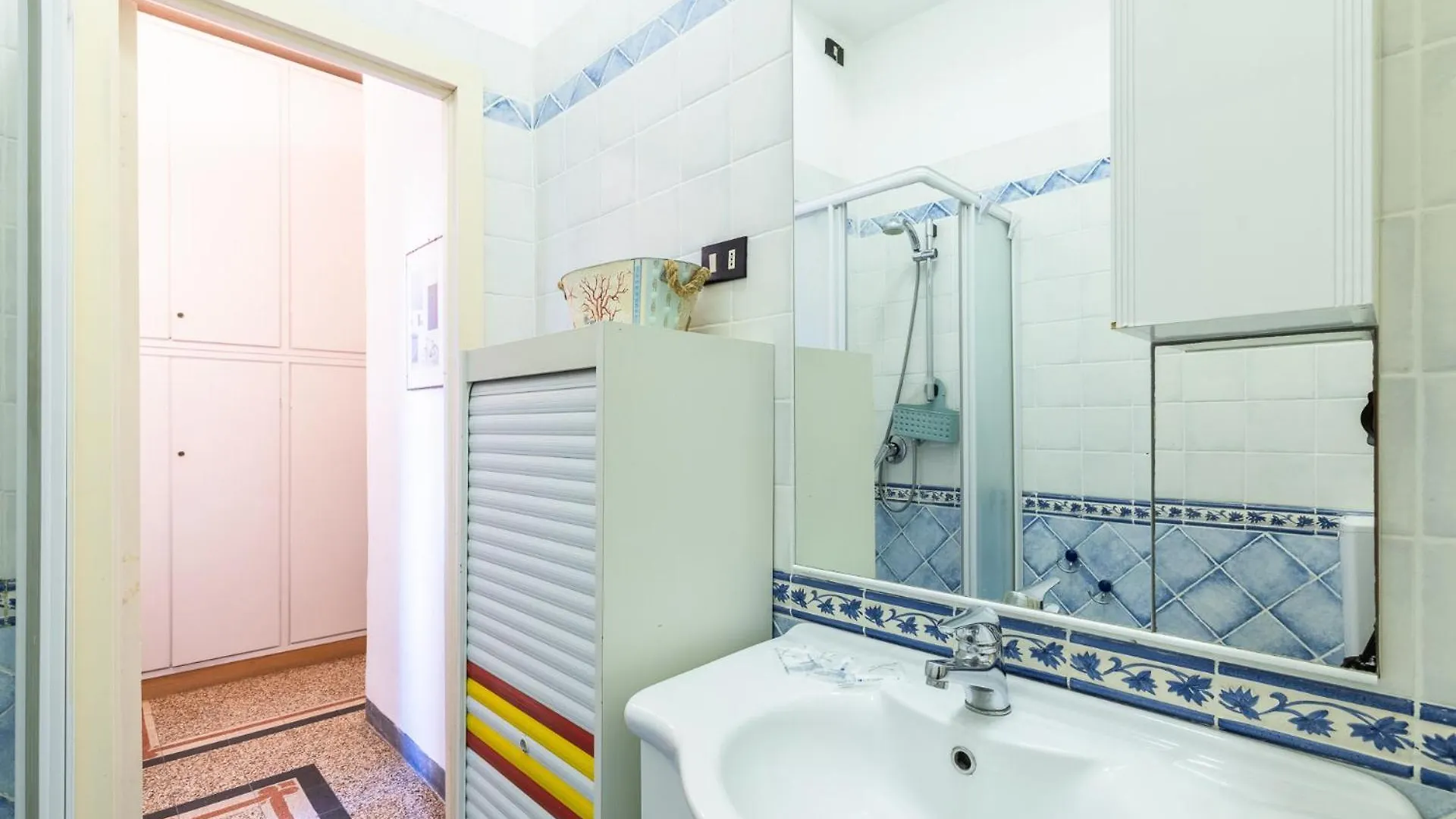 Hostdomus - Dante Apartment Alassio Italy