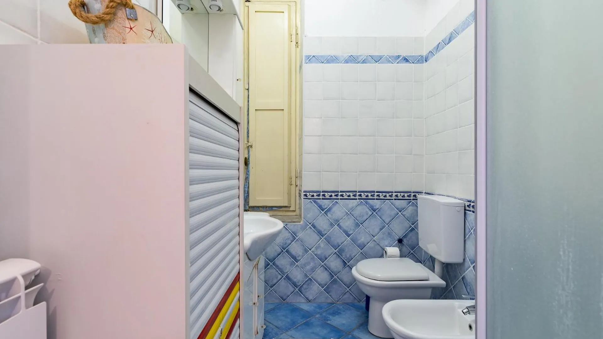Hostdomus - Dante Apartment Alassio 0*,  Italy